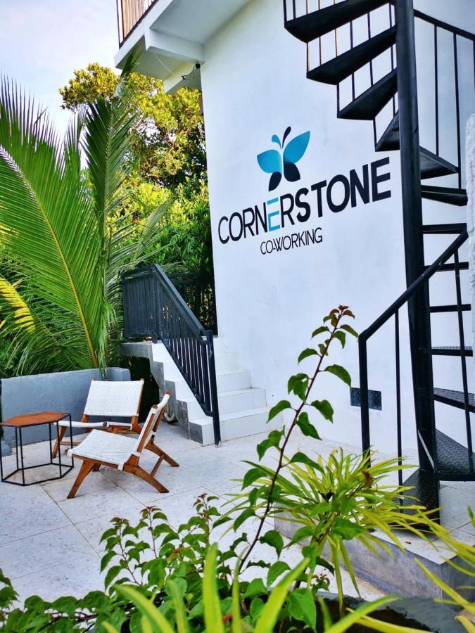 Cornerstone Bali Coworking Hostel Canggu  Bagian luar foto